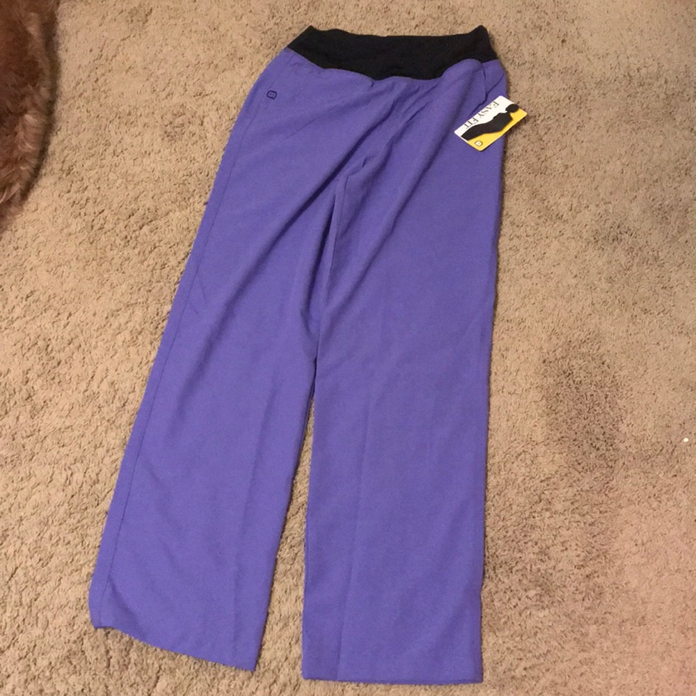 Wonder wink scrub pants purple size Medium